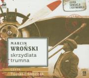 Skrzydlata trumna Audiobook. Autor: Marcin Wroński. Dadada.pl Okładka książki Skrzydlata trumna Audiobook