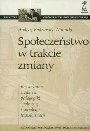Okładka książki Społeczeństwo w trakcie zmiany