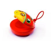 Drewniany kastaniet. Autor: DJ06007. Dadada.pl Okładka książki Drewniany kastaniet