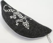 Okładka książki Piórnik POL 082 filcowy salamandra MESIO.pl