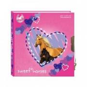 Opakowanie Pamiętnik z kluczykiem konie