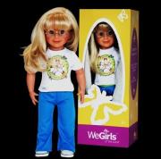 Lalka Monika. Wydawca: WeGirls. Dadada.pl Opakowanie Lalka Monika