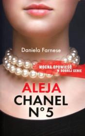 ALEJA CHANEL N5 POCKET OM-OLES. Autor: Farnese Daniela. Dadada.pl Okładka książki ALEJA CHANEL N5 POCKET OM-OLES