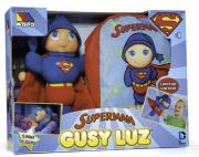 Molto Przytulanka Gusy Luz Superman + plecak. Wydawca: Gonzo Toys. Dadada.pl Opakowanie Molto Przytulanka Gusy Luz Superman + plecak