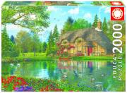 Puzzle Chatka z widokiem na jezioro 2000. Wydawca: Educa Borras. Dadada.pl Opakowanie Puzzle Chatka z widokiem na jezioro 2000
