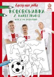 PZPN. Piłka nożna. Mecz na podwórku. Kolorowanka z naklejkami. Autor: Opracowanie zbiorowe. Dadada.pl Okładka książki PZPN. Piłka nożna. Mecz na podwórku. Kolorowanka z naklejkami