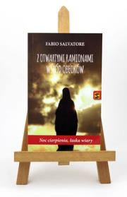 Z otwartymi ramionami wśród obłoków. Autor: Fabio Salvatore. Dadada.pl Okładka książki Z otwartymi ramionami wśród obłoków