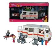 Masza zestaw ambulans. Autor: Masha i Niedźwiedź. Dadada.pl Okładka książki Masza zestaw ambulans