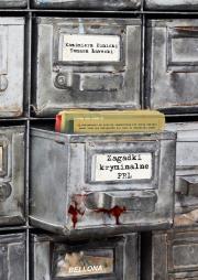 Zagadki kryminalne PRL. Autor: Tomasz Ławecki, Kazimierz Kunicki. Dadada.pl Okładka książki Zagadki kryminalne PRL