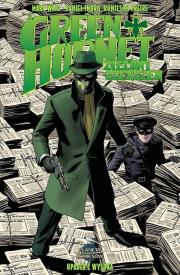 Green Hornet. Zielony Szerszeń T.1 Upadek z wysoka. Autor: Waid Mark. Dadada.pl Okładka książki Green Hornet. Zielony Szerszeń T.1 Upadek z wysoka