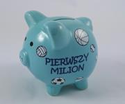 Opakowanie Skarbonka świnka z grafiką piłek - Pierwszy milion