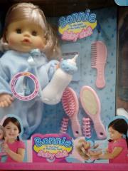 Opakowanie Lalka Bonnie sikająca z akcesoriami niebieska