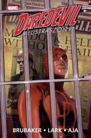 Daredevil. T.4 Nieustraszony. Autor: Ed Brubaker, Lark Michael, Gaudiano Stefano. Dadada.pl Okładka książki Daredevil. T.4 Nieustraszony