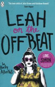 Leah on the Offbeat. Autor: Becky Albertalli. Dadada.pl Okładka książki Leah on the Offbeat
