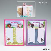 NOTESIK MAGNETYCZNY MISS MELODY RÓŻOWY 3902A. Wydawca: PLUS-Z. Dadada.pl Opakowanie NOTESIK MAGNETYCZNY MISS MELODY RÓŻOWY 3902A