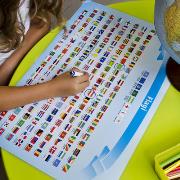 PODKŁADKA NA BIURKO + PISAK DWUSTRONNA MAPA POLITYCZNA ŚWIATA . Autor: Opracowanie zbiorowe. Dadada.pl Okładka książki PODKŁADKA NA BIURKO + PISAK DWUSTRONNA MAPA POLITYCZNA ŚWIATA