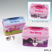 SKARBONKA Z KONIKIEM FIOLETOWA ŁĄKA MISS MELODY 8474A. Wydawca: PLUS-Z. Dadada.pl Opakowanie SKARBONKA Z KONIKIEM FIOLETOWA ŁĄKA MISS MELODY 8474A