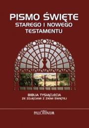 Okładka książki Biblia Tysiąclecia ze zdjęciami z Ziemi Świętej