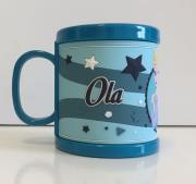 Kraina Lodu Kubek imienny dla dziecka Ola. Wydawca: Disney. Dadada.pl Opakowanie Kraina Lodu Kubek imienny dla dziecka Ola