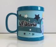 Kraina Lodu Kubek imienny dla dziecka Wiktoria. Wydawca: Disney. Dadada.pl Opakowanie Kraina Lodu Kubek imienny dla dziecka Wiktoria