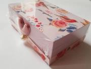 Szkatułka na biżuterię, różowa, Babciu, jesteś wyjątkowa. Wydawca: Jawi. Dadada.pl Opakowanie Szkatułka na biżuterię, różowa, Babciu, jesteś wyjątkowa