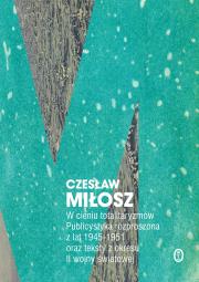 Okładka książki W cieniu totalitaryzmów