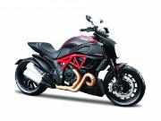 Opakowanie MOTOCYKL DUCATI DIAVEL CARBON SKALA 1:12 MAISTO 31101