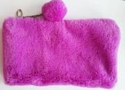 Kosmetyczka/Piórnik - futro (fiolet). Wydawca: Jawi. Dadada.pl Opakowanie Kosmetyczka/Piórnik - futro (fiolet)