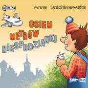 Osiem metrów niespodzianki audiobook. Autor: Anna Onichimowska. Dadada.pl Okładka książki Osiem metrów niespodzianki audiobook