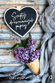 Szepty drewnianych papug. Autor: Joanna Szczęsna. Dadada.pl Okładka książki Szepty drewnianych papug