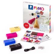 Fimo Leather Breloczek 4x25g + akcesoria. Wydawca: STAEDTLER. Dadada.pl Opakowanie Fimo Leather Breloczek 4x25g + akcesoria
