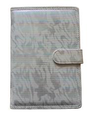 Opakowanie Kalendarz 2022 A5 dzienny z zapięciem glitter srebrny