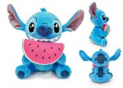 Disney maskotka pluszowa Stitch z arbuzem 25cm. Wydawca: SIMBA. Dadada.pl Opakowanie Disney maskotka pluszowa Stitch z arbuzem 25cm