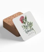 Podstawka korkowa - Dzielna kobieta - kwiat. Wydawca: Szaron. Dadada.pl Opakowanie Podstawka korkowa - Dzielna kobieta - kwiat