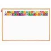 Tablica edukacyjna MEMOBE Alphabet adventure!  60x40 cm. Wydawca: MemoBe. Dadada.pl Opakowanie Tablica edukacyjna MEMOBE Alphabet adventure!  60x40 cm