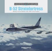 B-52 Stratofortress. Autor: Doyle David. Dadada.pl Okładka książki B-52 Stratofortress