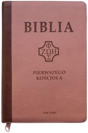 Biblia pierwszego Kościoła z paginat. suwak róż. Autor:   Praca zbiorowa. Dadada.pl Okładka książki Biblia pierwszego Kościoła z paginat. suwak róż