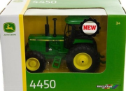 Britains Traktor John Deere 4450 TOMY. Wydawca: Tomy. Dadada.pl Opakowanie Britains Traktor John Deere 4450 TOMY