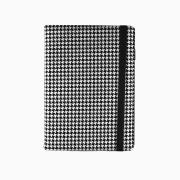 Opakowanie Kalendarz 2026 Modena premium A6 tygodniowy na gumkę czarno-biały KTP-60MD