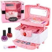 Opakowanie Kosmetyczka z kosmetykami do malowania paznokci