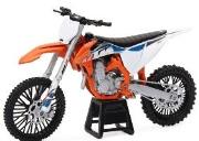 KTM 450 SX-F 2022 1:12. Wydawca: Daffi. Dadada.pl Opakowanie KTM 450 SX-F 2022 1:12