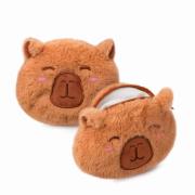 Portmonetka pluszowa Kapibara. Wydawca: TRENDHAUS. Dadada.pl Opakowanie Portmonetka pluszowa Kapibara