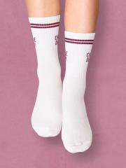 Skarpety CARPE DIEM 41-46. Wydawca: Nadwyraz. Dadada.pl Opakowanie Skarpety CARPE DIEM 41-46