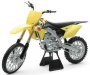Suzuki RM-Z450 1:6. Wydawca: Daffi. Dadada.pl Opakowanie Suzuki RM-Z450 1:6