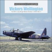Vickers Wellington. Autor: Ron Mackay. Dadada.pl Okładka książki Vickers Wellington