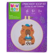 Zestaw do haftowania Kapibara Bubble tea WOW0270. Wydawca: TM Toys. Dadada.pl Opakowanie Zestaw do haftowania Kapibara Bubble tea WOW0270