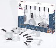 Zestaw naczyń i akcesoriów kuchennych WMF. Wydawca: Malik. Dadada.pl Opakowanie Zestaw naczyń i akcesoriów kuchennych WMF