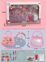 Zestaw piękności z torbą. Wydawca: Merkpol. Dadada.pl Opakowanie Zestaw piękności z torbą