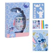 Zestaw z kolorowankami Stitch. Wydawca: Artesania Cerda. Dadada.pl Opakowanie Zestaw z kolorowankami Stitch