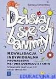Dzisiaj się bawimy. Rewalidacja indywidualna prowadzona Metodą Dobrego Startu. Scenariusze zajęć klas I-IV szkoły specjalnej. Autor: Kosmowska  064001. Dadada.pl Okładka książki Dzisiaj się bawimy. Rewalidacja indywidualna prowadzona Metodą Dobrego Startu. Scenariusze zajęć klas I-IV szkoły specjalnej